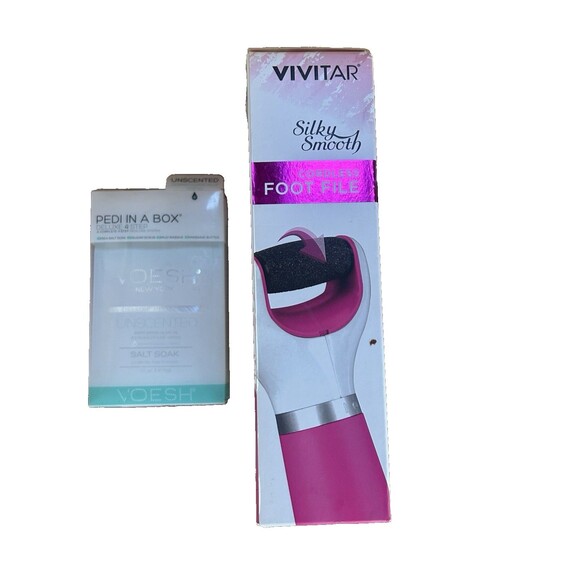 SkinCare Foot Bundle Vivitar Cordless Foot File Voesh Pedi in a Box 2 Foot Masks - Picture 6 of 8